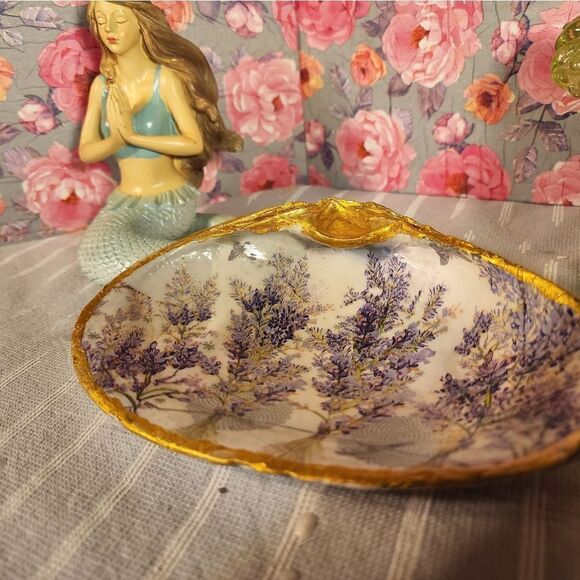 DECOUPAGE CLAM SHELL LAVENDER CLAM TRINKET DISH - Picture 5 of 9